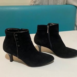 Beautifeel Black Leather Zippered High Heels Size 7